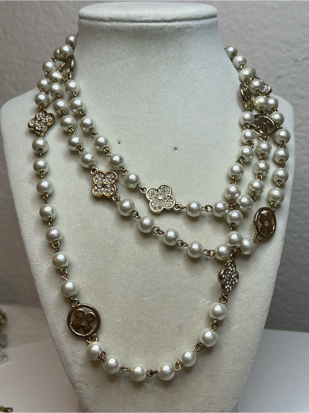 Park lane CECE faux pearl necklace long 43”